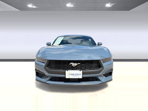Used 2025 Ford Mustang Coupe RWD image 5