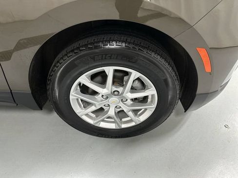 Used 2024 Chevrolet Equinox LT FWD image 19