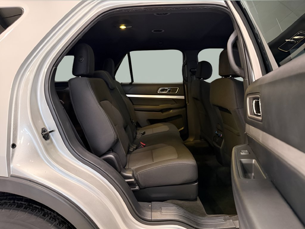 Used 2017 Ford Explorer XLT FWD image 27