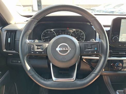 Used 2023 Nissan Pathfinder SL AWD/4WD image 8