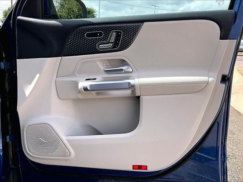 Certified 2024 Mercedes-Benz GLB 250 image 23