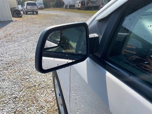 Used 2013 Ford Edge SEL image 39