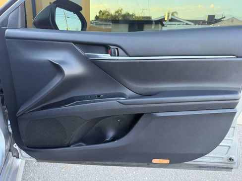 Used 2019 Toyota Camry LE image 15