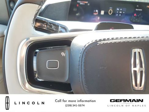 New 2025 Lincoln Navigator Reserve image 32
