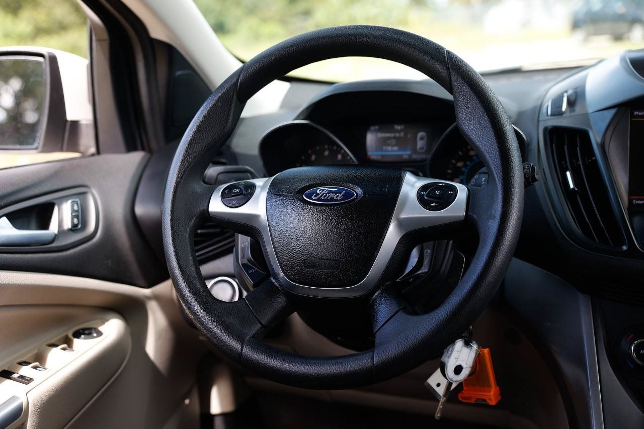 Used 2013 Ford Escape SE FWD image 28