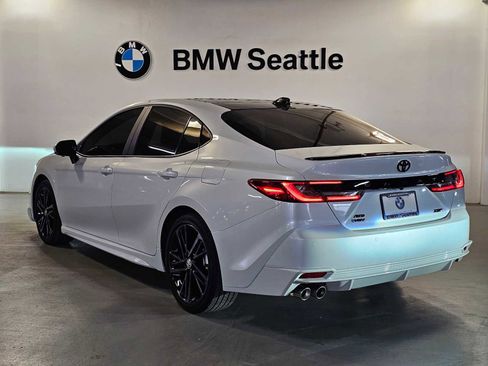 Used 2025 Toyota Camry XSE w/ Premium Plus Package image 4