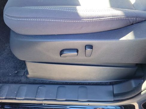 Used 2023 Nissan Frontier SV w/ SV Convenience Package image 12