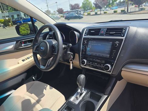 Used 2018 Subaru Outback 2.5i Premium AWD/4WD image 10