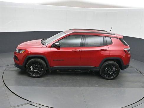 New 2026 Jeep Compass Latitude image 34