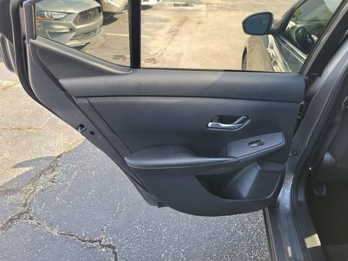 Used 2022 Nissan Sentra SV FWD image 12