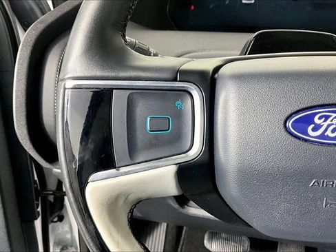 Used 2025 Ford Expedition Platinum AWD/4WD image 18