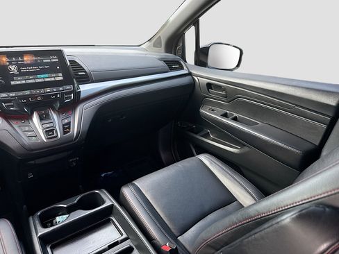 Certified 2024 Honda Odyssey Sport image 22