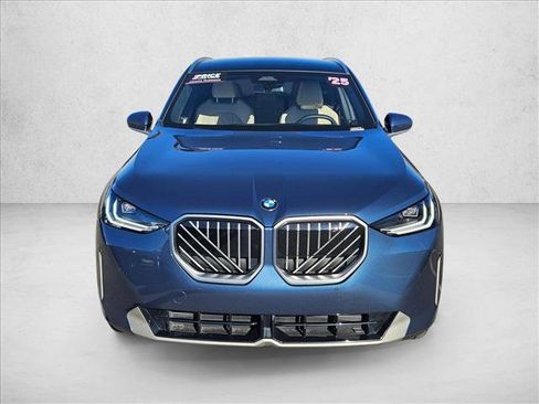 Used 2025 BMW X3 xDrive30i w/ Convenience Package image 2