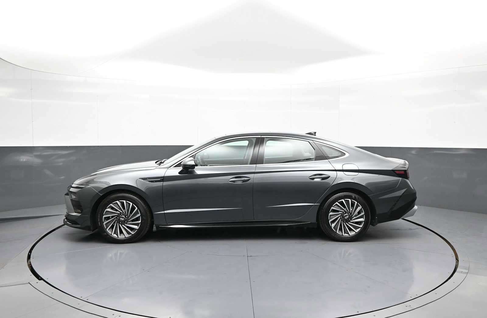 Used 2026 Hyundai Sonata SEL FWD image 9