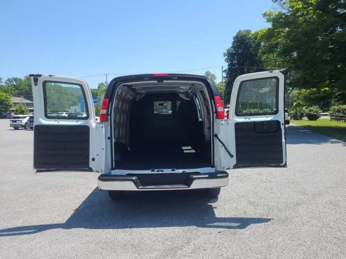 Used 2025 GMC Savana 2500 w/ Driver Convenience Package RWD image 23
