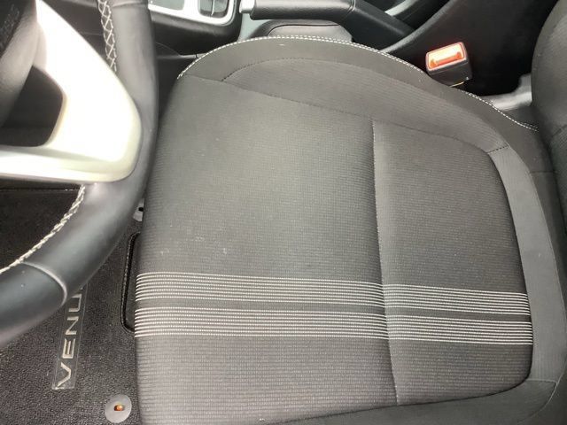Certified 2025 Hyundai Venue SEL FWD image 11