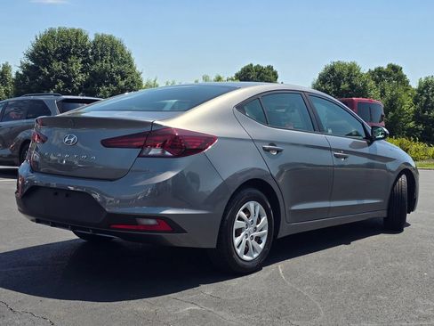 Used 2020 Hyundai Elantra SE FWD image 8