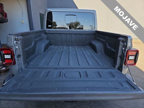 Used 2021 Jeep Gladiator Mojave image 23