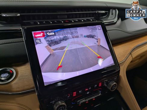 Used 2025 Jeep Grand Cherokee L Summit AWD/4WD image 13