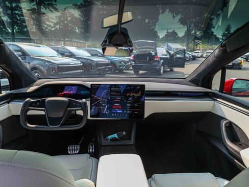 Used 2022 Tesla Model X Plaid AWD/4WD image 19