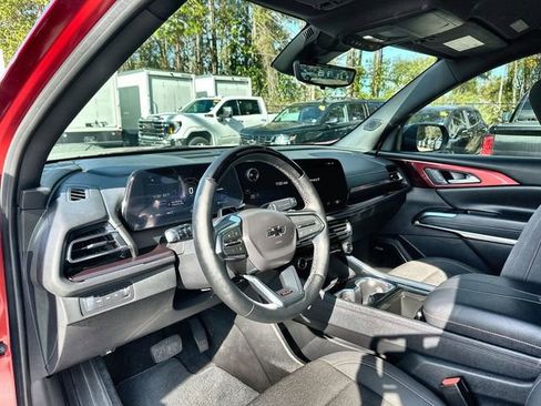 Used 2024 Chevrolet Traverse Z71 w/ Enhanced Driving Package image 4