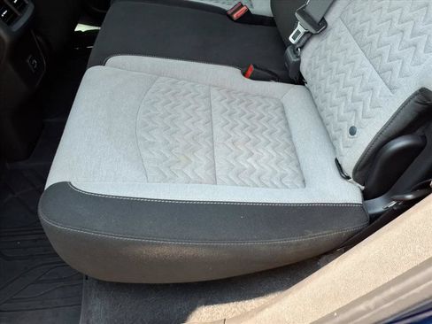 Used 2022 Chevrolet Equinox LS w/ LPO, Floor Liner Package FWD image 20
