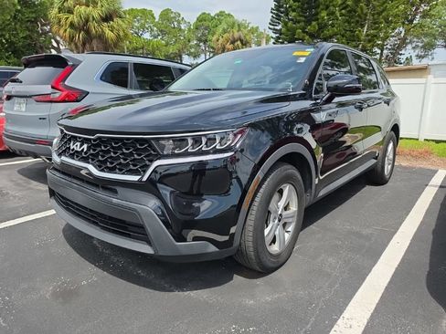 Certified 2023 Kia Sorento LX FWD image 6