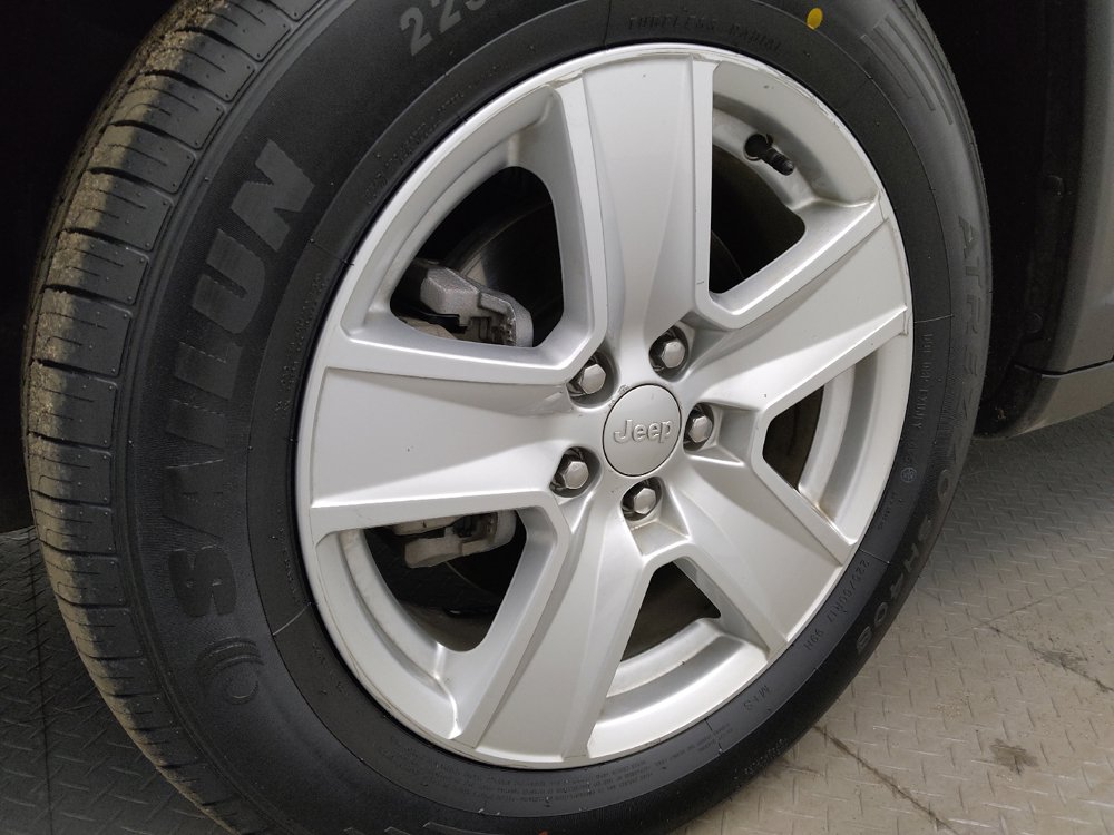 Used 2022 Jeep Compass Latitude FWD image 31