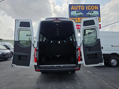 Used 2025 Mercedes-Benz Sprinter 2500 image 25