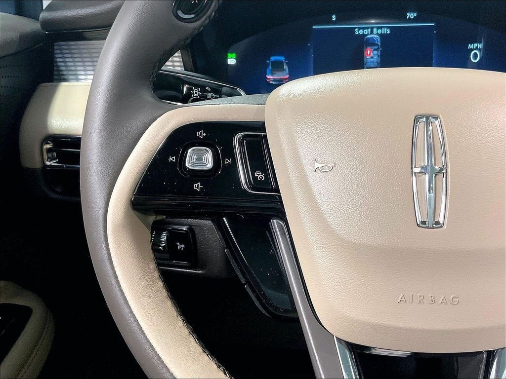 Used 2023 Lincoln Corsair AWD w/ Equipment Group 101A image 23