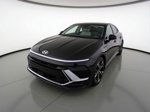 Used 2025 Hyundai Sonata SEL image 3