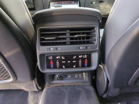 Used 2019 Audi Q8 Premium Plus AWD/4WD image 29