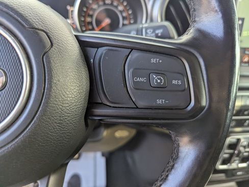 Used 2023 Jeep Gladiator Sport image 27