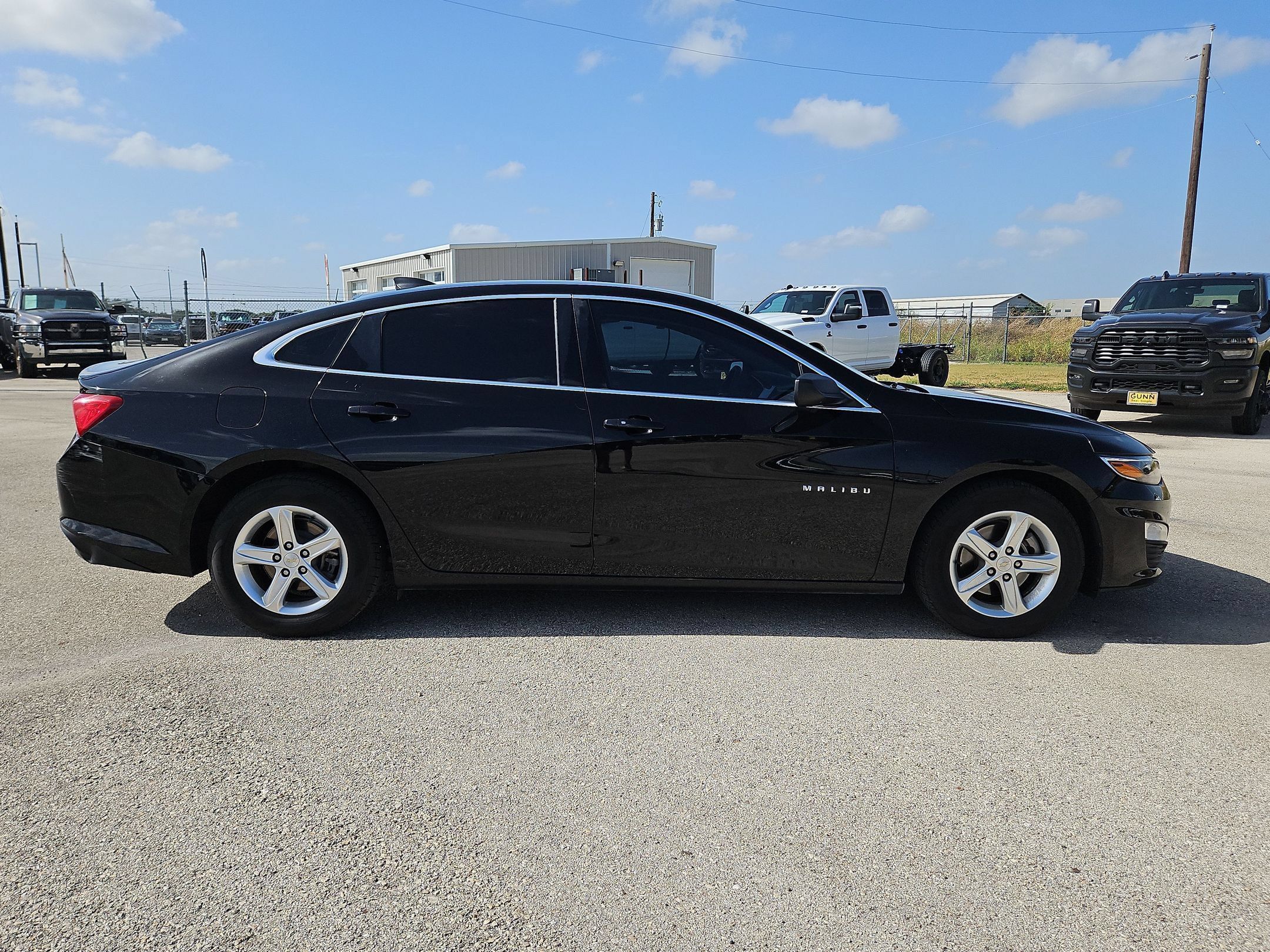 Used 2021 Chevrolet Malibu LS w/ LPO, Convenience Package 1 FWD image 2