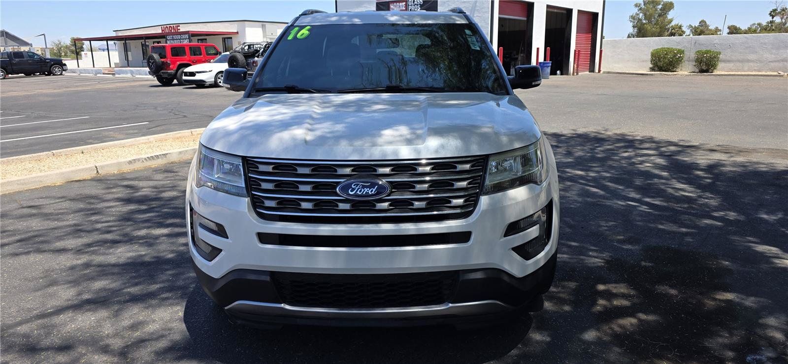 Used 2016 Ford Explorer XLT w/ Equipment Group 201A FWD image 2