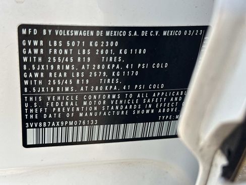 Used 2023 Volkswagen Tiguan SE R-Line image 19