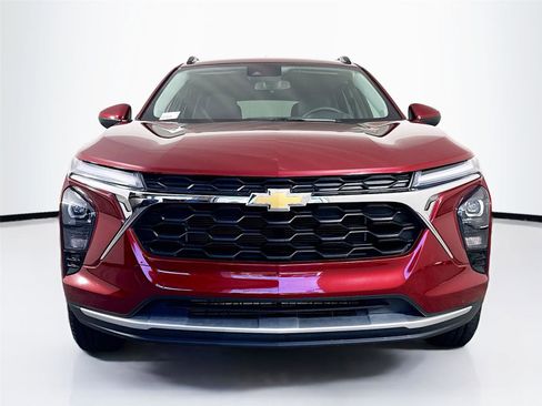 Used 2024 Chevrolet Trax LT w/ Driver Confidence Package FWD image 22