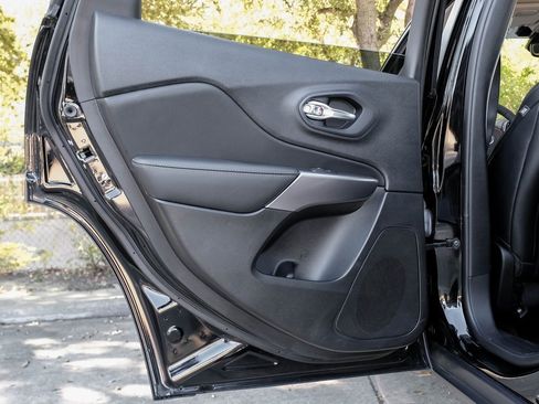 Used 2022 Jeep Cherokee Latitude Lux image 57