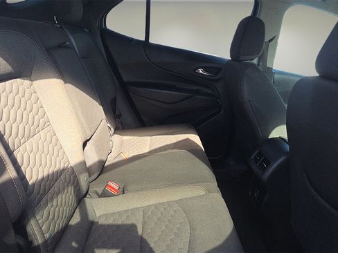 Used 2020 Chevrolet Equinox LT image 18