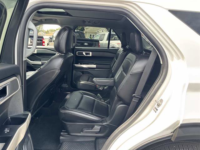 Used 2023 Ford Explorer XLT w/ Equipment Group 202A AWD/4WD image 30