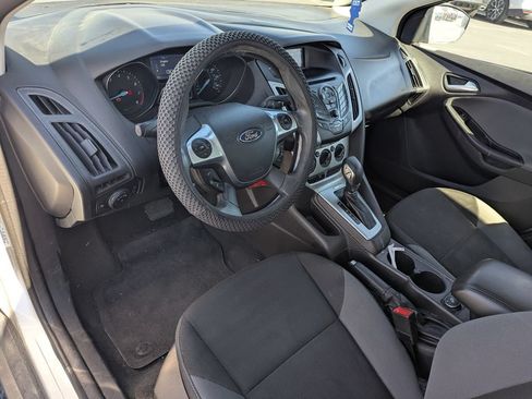 Used 2013 Ford Focus SE FWD image 24
