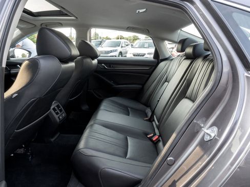 Used 2022 Honda Accord Touring image 15