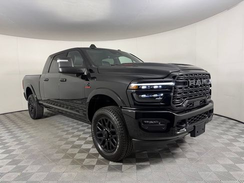 Used 2025 RAM 3500 Limited AWD/4WD image 4
