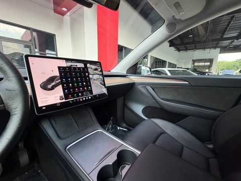 Used 2023 Tesla Model Y Long Range AWD/4WD image 25