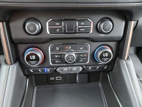 Used 2024 Chevrolet Tahoe High Country AWD/4WD image 28