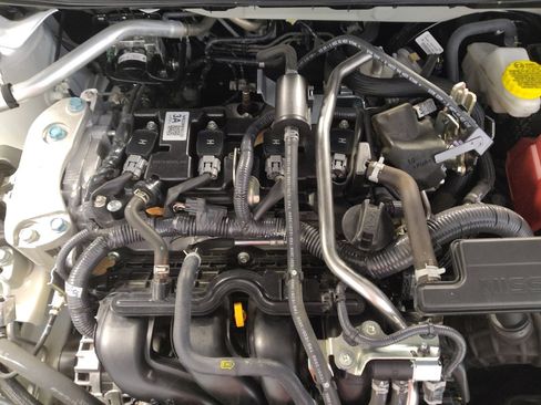 Used 2025 Nissan Sentra SV FWD image 30