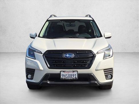 Used 2024 Subaru Forester Premium AWD/4WD image 3