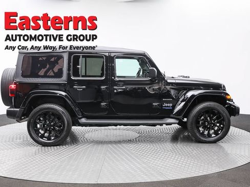 Used 2021 Jeep Wrangler Unlimited Sahara w/ Cold Weather Group AWD/4WD image 4