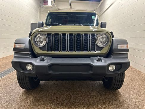 Used 2025 Jeep Wrangler Unlimited Sport AWD/4WD image 6