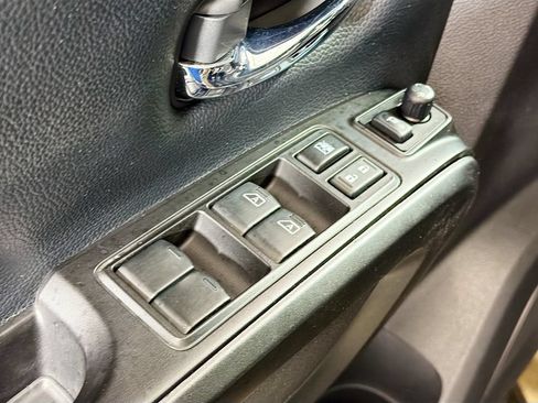 Used 2021 Nissan Titan PRO-4X w/ Pro-4x Convenience Package AWD/4WD image 19